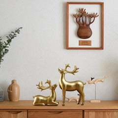 Avelune™ 2 Pack Resin Christmas Reindeer Figurines,Deer Statues,Elk